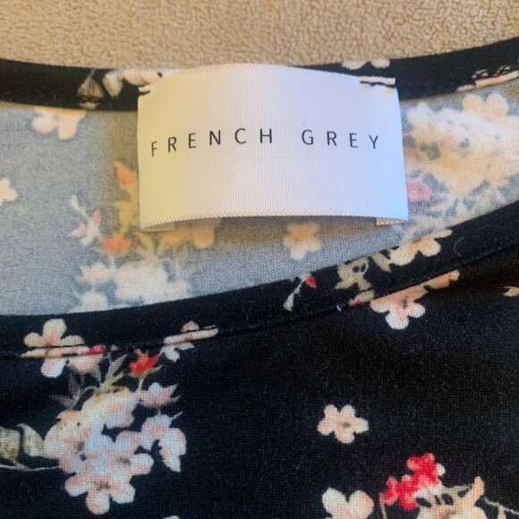 Adorable French Grey Floral Knit Dress - 'Lilian' - Size L - Picture 5 of 8